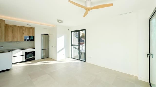 2 slaapkamer Flat te huur in Pedregalejo, Málaga stad met zwembad garage - € 2.200 (Ref: 9353568)