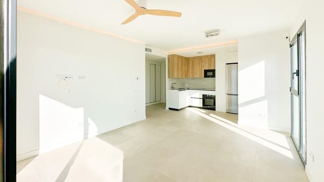 2 slaapkamer Flat te huur in Pedregalejo, Málaga stad met zwembad garage - € 2.200 (Ref: 9353568)