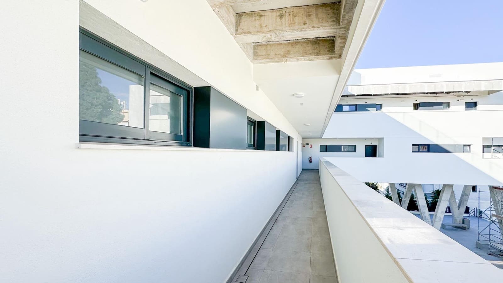 2 soverom Leilighet til leie i Malaga by med svømmebasseng garasje - € 2 200 (Ref: 9353568)