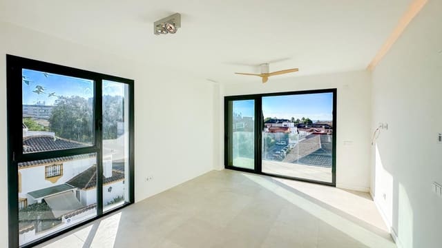 2 slaapkamer Flat te huur in Pedregalejo, Málaga stad met zwembad garage - € 2.200 (Ref: 9353568)