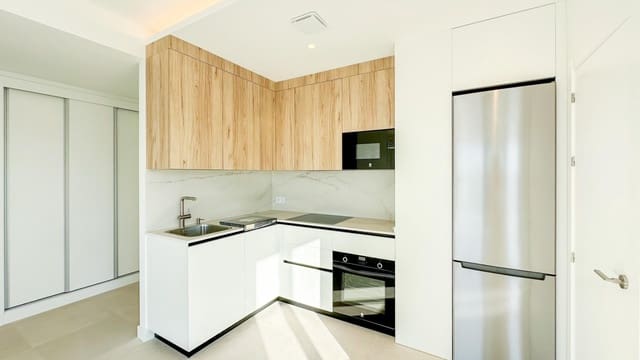 2 slaapkamer Flat te huur in Pedregalejo, Málaga stad met zwembad garage - € 2.200 (Ref: 9353568)