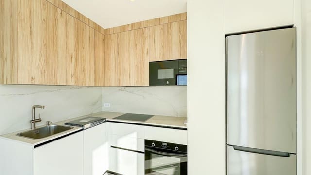 2 slaapkamer Flat te huur in Pedregalejo, Málaga stad met zwembad garage - € 2.200 (Ref: 9353568)