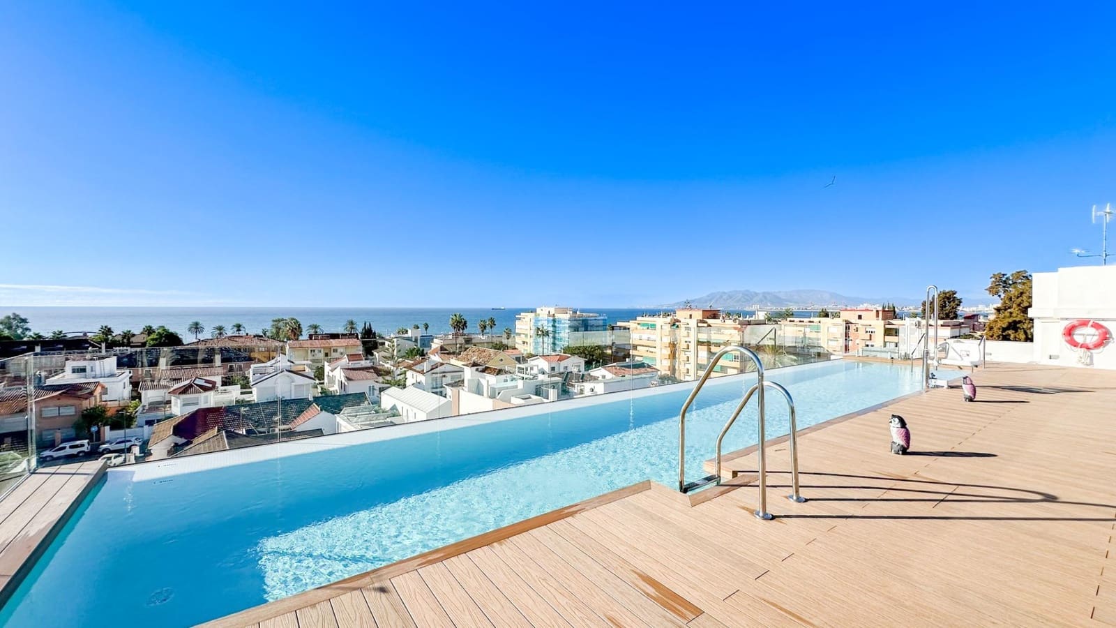 2 soverom Leilighet til leie i Malaga by med svømmebasseng garasje - € 2 200 (Ref: 9353568)