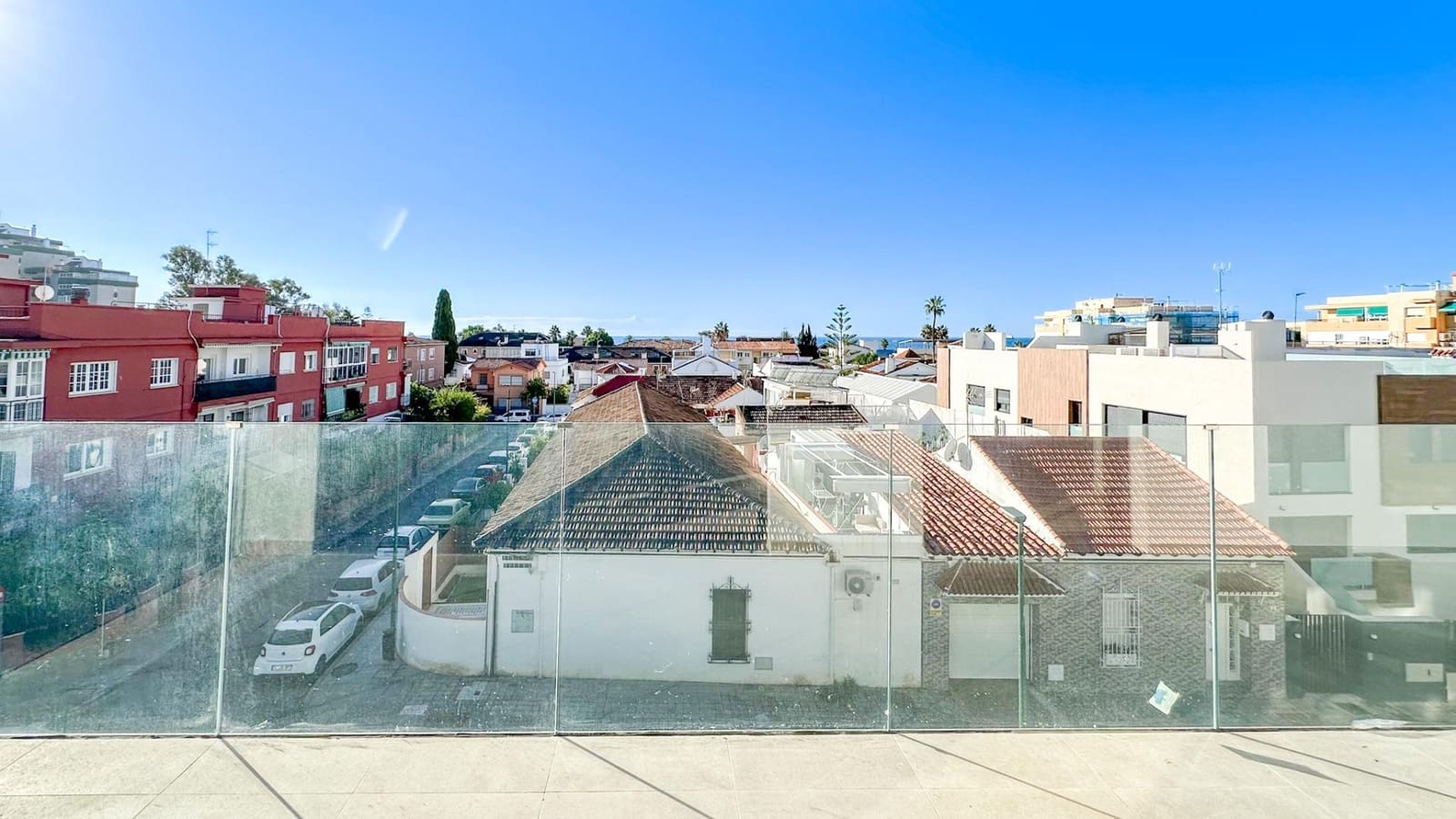 2 soverom Leilighet til leie i Malaga by med svømmebasseng garasje - € 2 200 (Ref: 9353568)