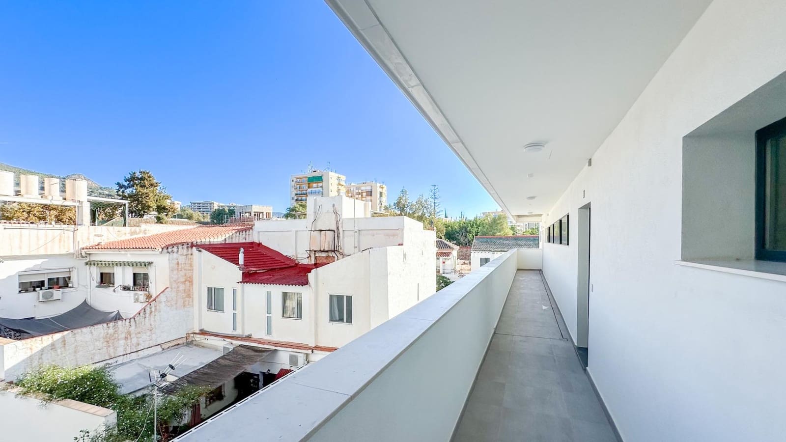 2 soverom Leilighet til leie i Malaga by med svømmebasseng garasje - € 2 200 (Ref: 9353568)