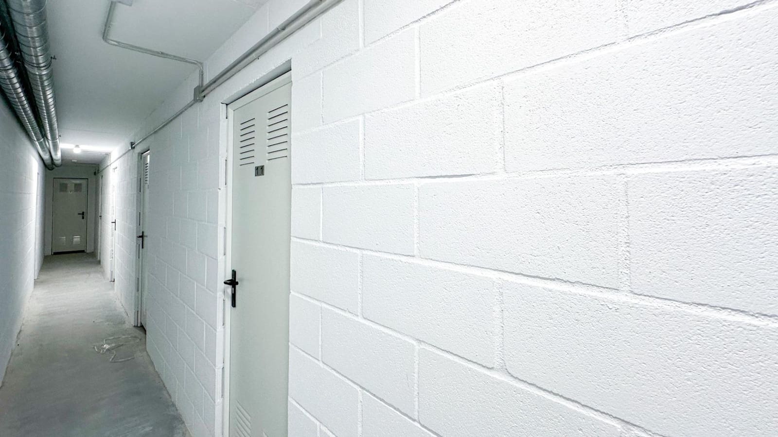 2 soverom Leilighet til leie i Malaga by med svømmebasseng garasje - € 2 200 (Ref: 9353568)