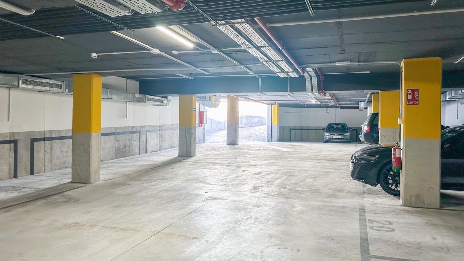 2 soverom Leilighet til leie i Malaga by med svømmebasseng garasje - € 2 200 (Ref: 9353568)