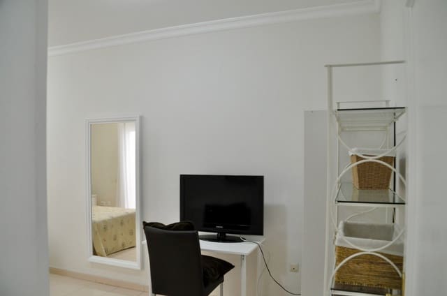 Appartement de 1 chambre à louer à Duggi, Santa Cruz de Tenerife - 950 € (Ref: 10048066)