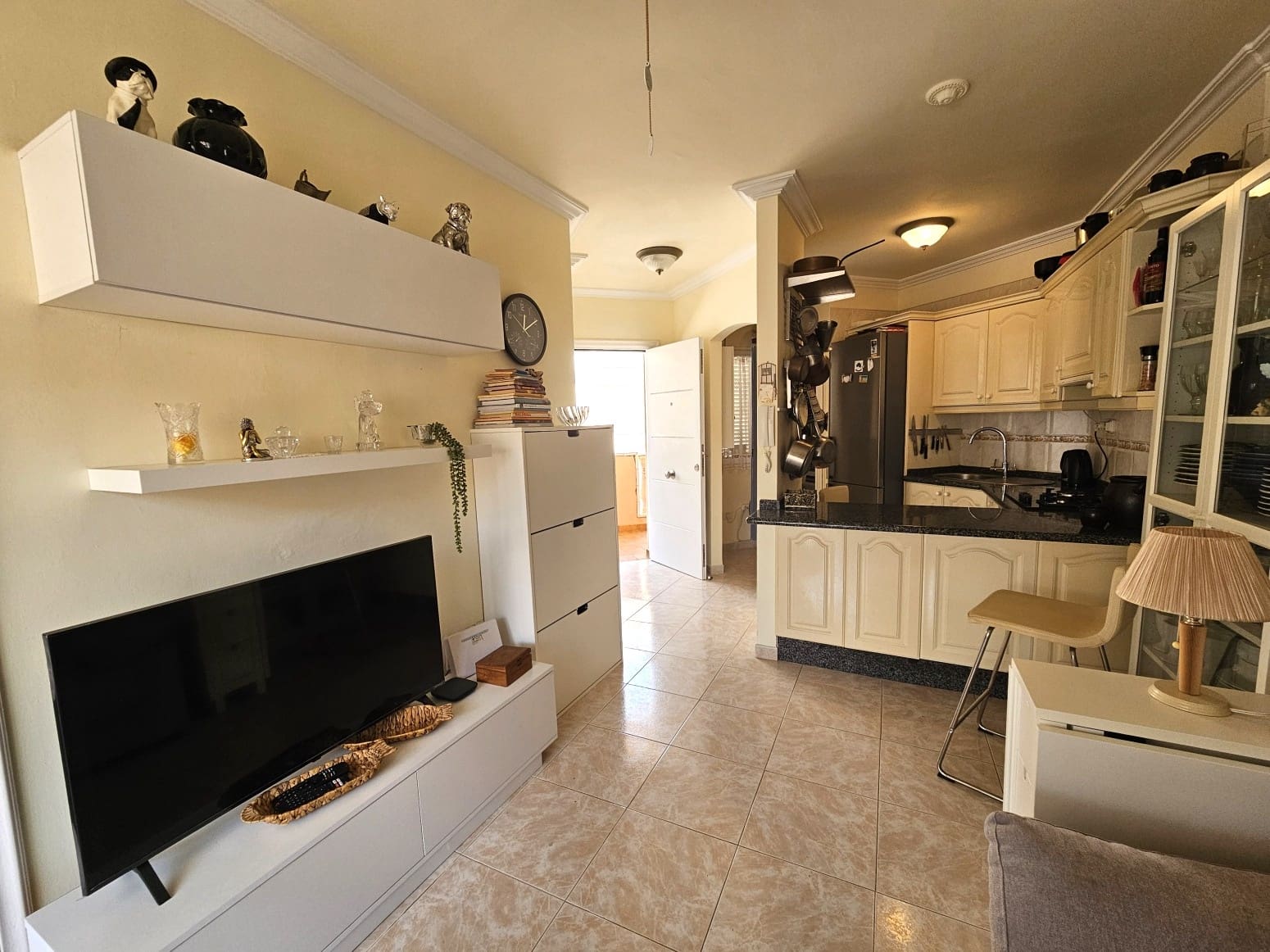 1 bedroom Flat for sale in Arona with garage - € 250,000 (Ref: 10057961)