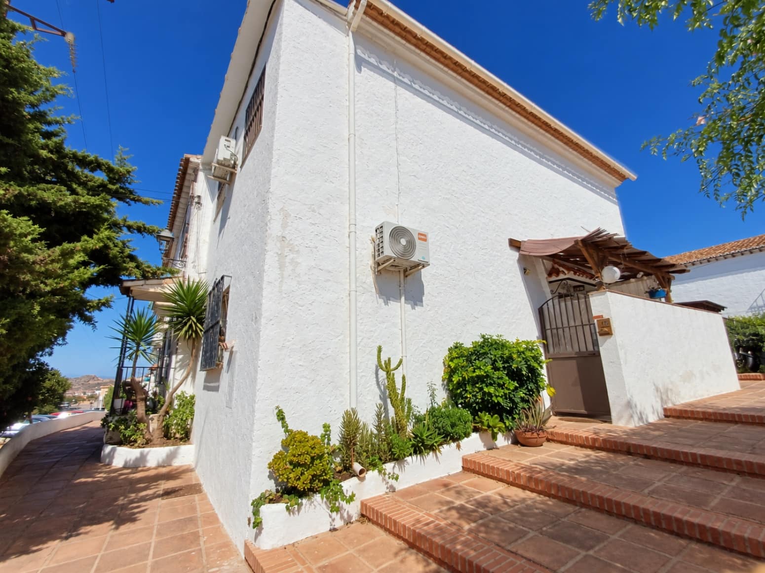 3 bedroom Villa for sale in Rincon de la Victoria with pool - € 390,000 (Ref: 10090996)
