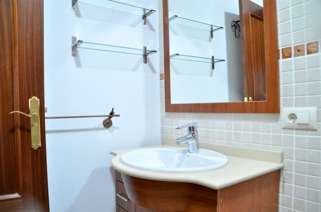 1 bedroom Flat for rent in Zona Centro, Santa Cruz de Tenerife - € 1,000 (Ref: 10111217)