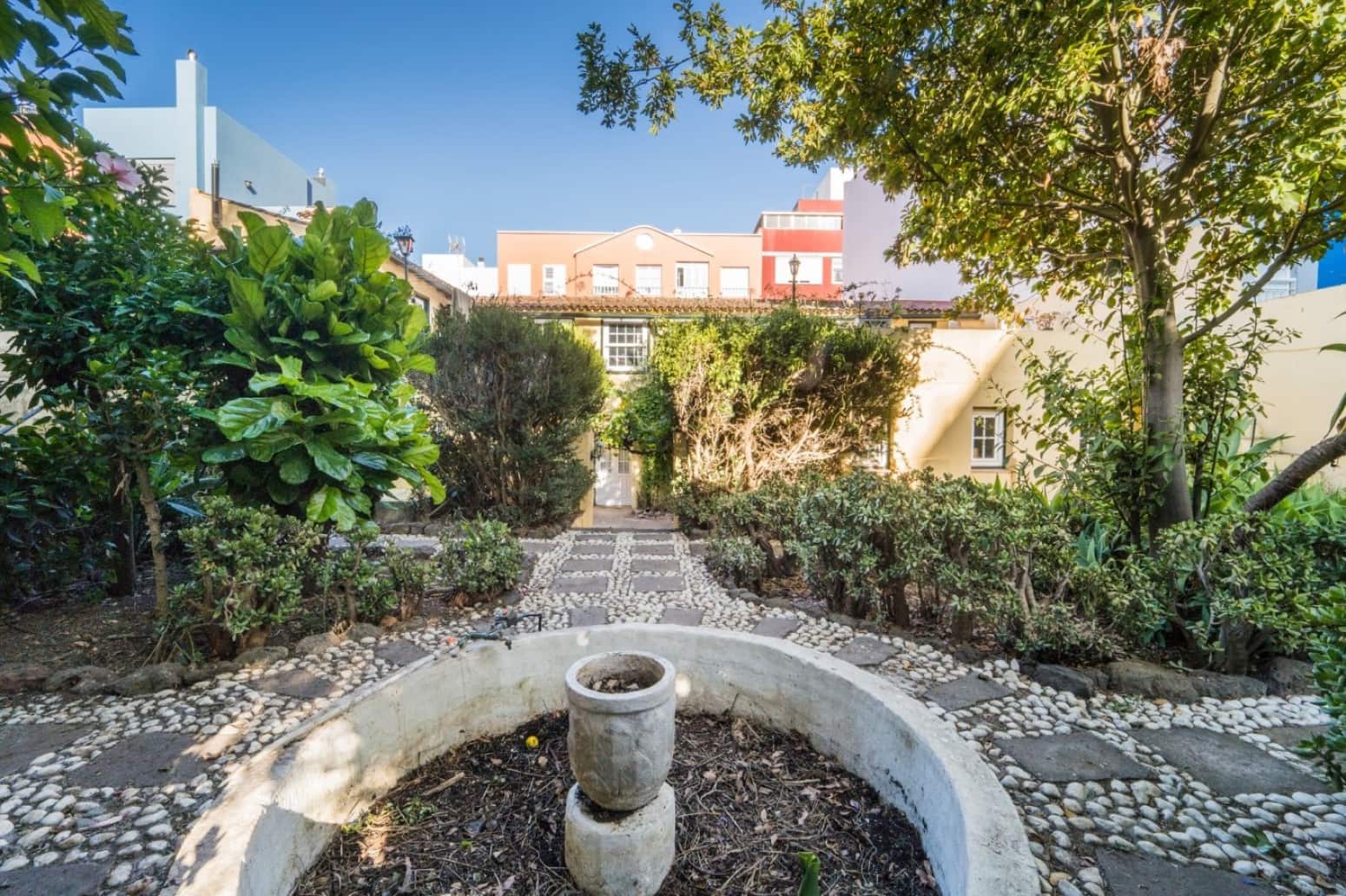 6 bedroom Villa for sale in San Cristobal de La Laguna with garage - € 1,450,000 (Ref: 8637254)