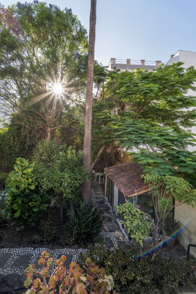 6 bedroom Villa for sale in San Cristobal de La Laguna with garage - € 1,450,000 (Ref: 8637254)