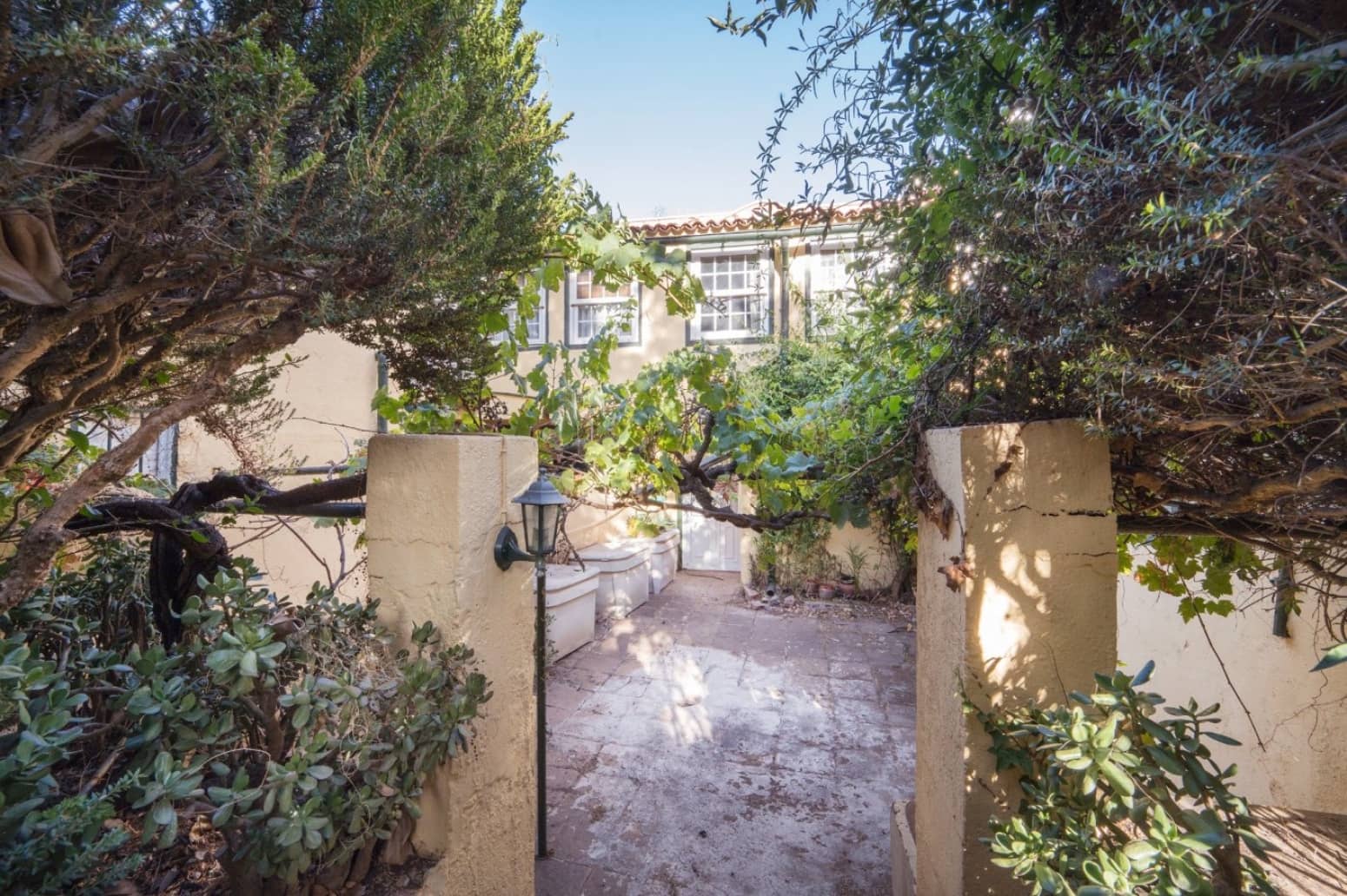 6 bedroom Villa for sale in San Cristobal de La Laguna with garage - € 1,450,000 (Ref: 8637254)