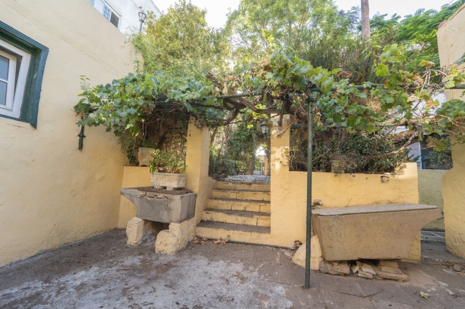 6 bedroom Villa for sale in San Cristobal de La Laguna with garage - € 1,450,000 (Ref: 8637254)