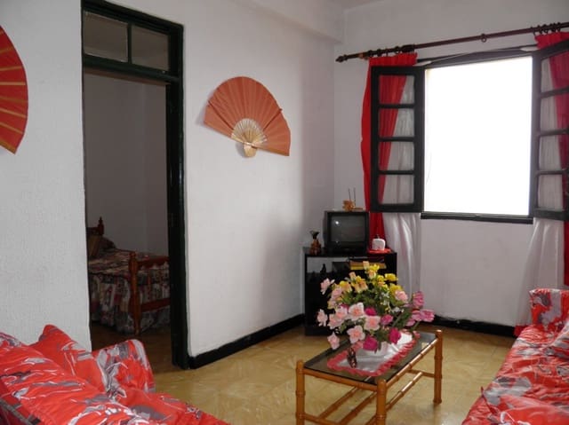 4 sypialnia Willa na sprzedaż w La Orotava z garażem - 299 000 € (Ref: 8820585)