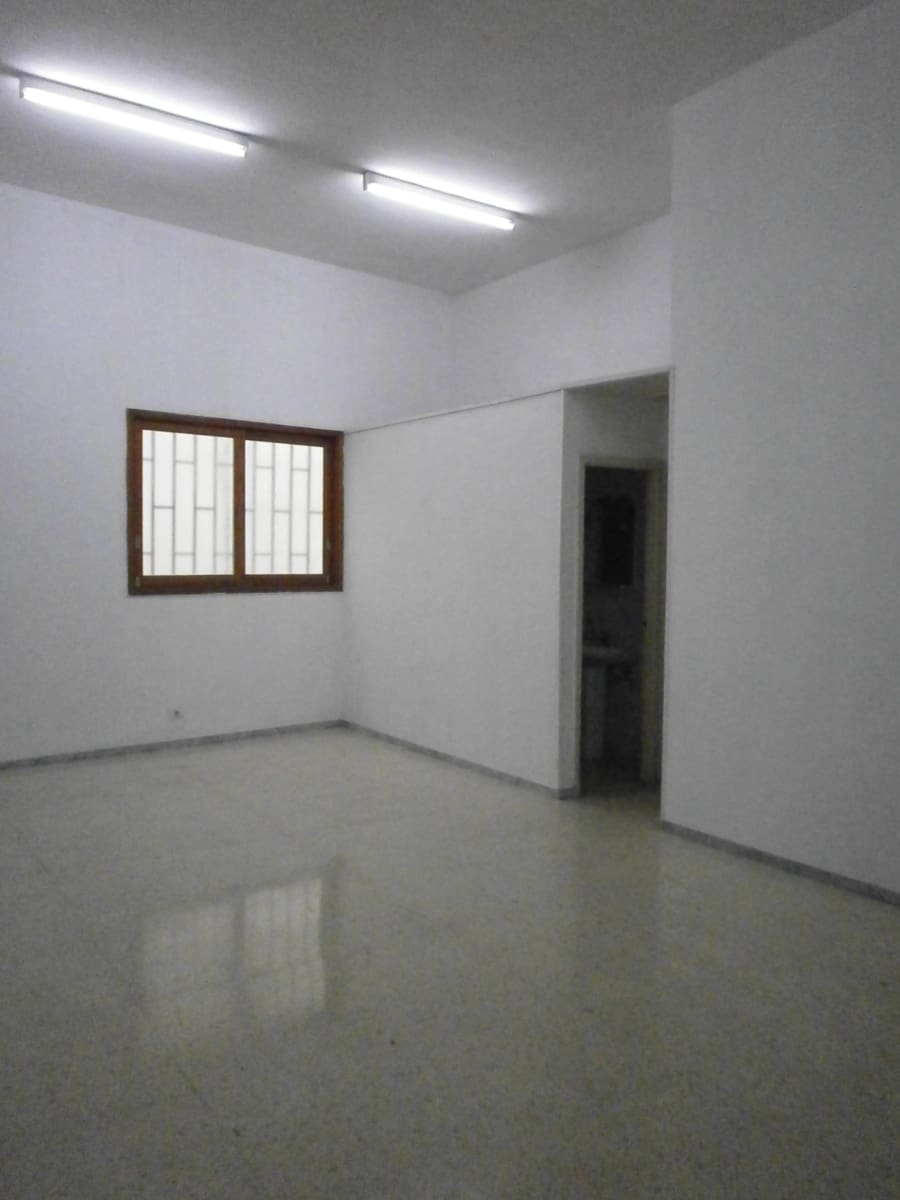 Komercyjne na sprzedaż w Santa Cruz de Tenerife - 130 000 € (Ref: 8875171)