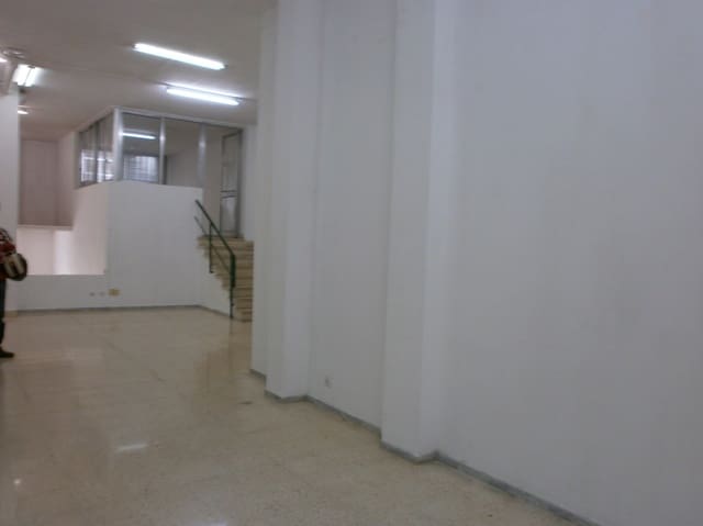 Kommersiell til salgs i Los Gladiolos, Santa Cruz de Tenerife - € 130 000 (Ref: 8875171)