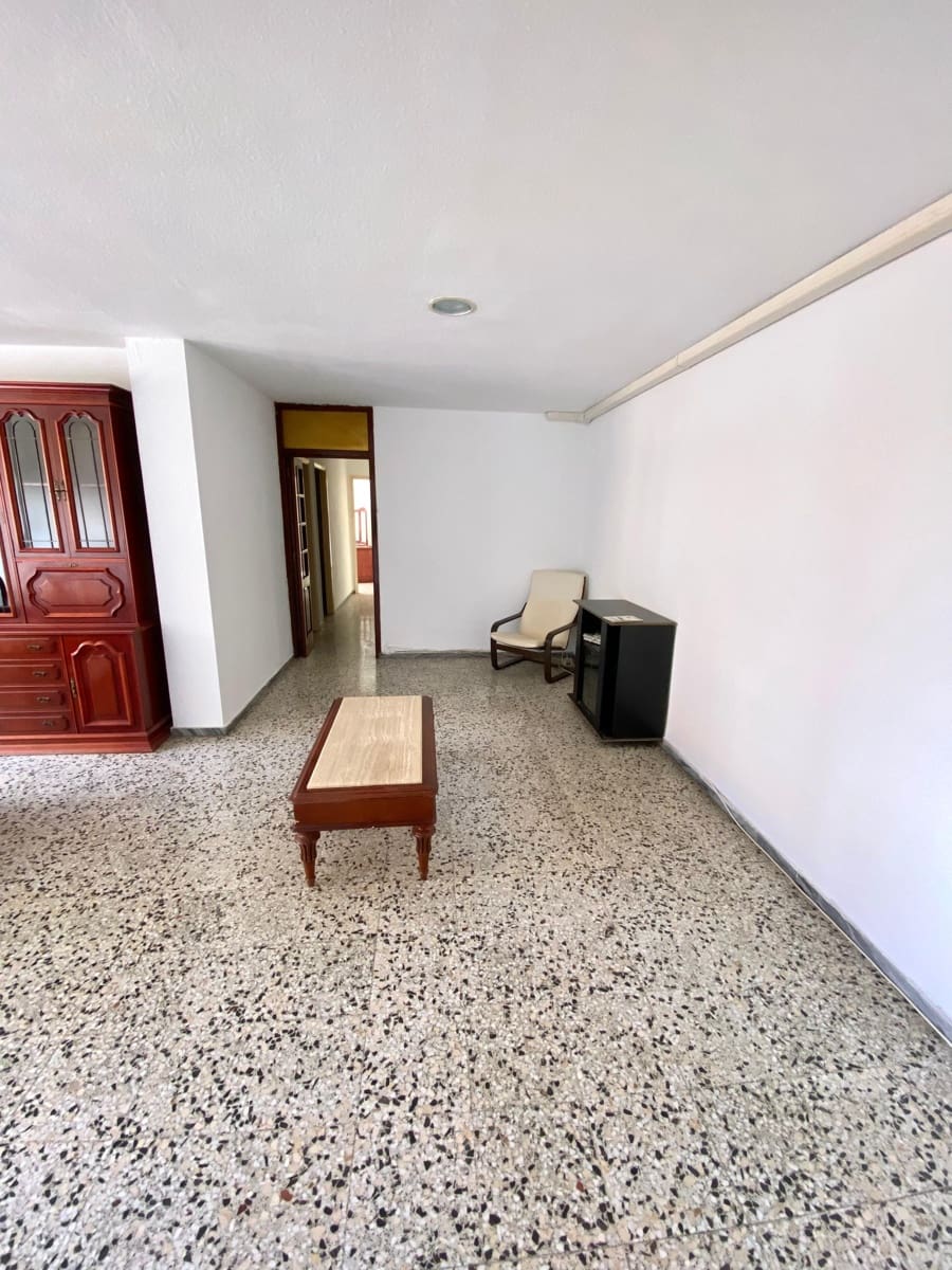 4 bedroom Flat for sale in Santa Cruz de Tenerife - € 350,000 (Ref: 9002862)