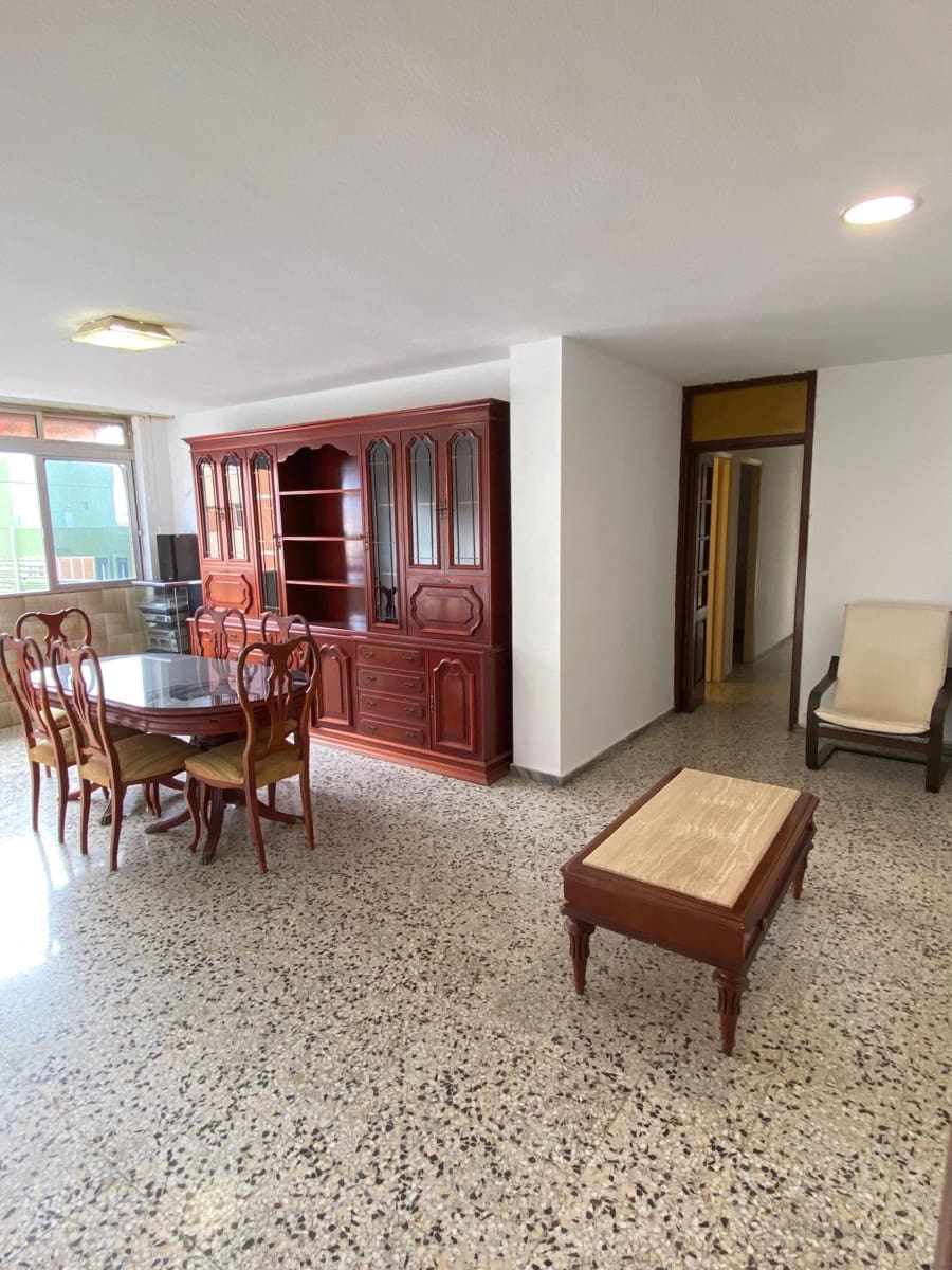 4 bedroom Flat for sale in Santa Cruz de Tenerife - € 350,000 (Ref: 9002862)