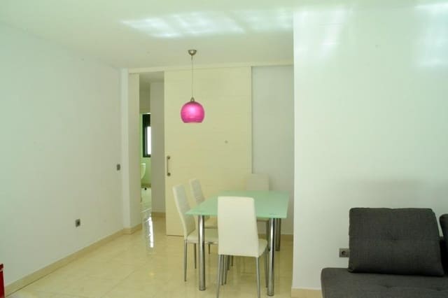 2 soverom Leilighet til leie i Maria Jimenez, Santa Cruz de Tenerife med garasje - € 900 (Ref: 9408266)