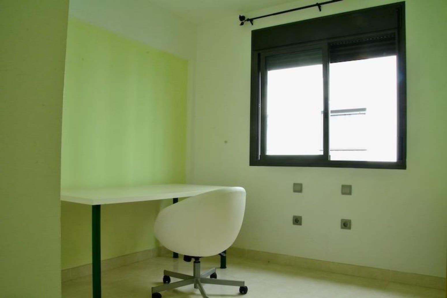 2 bedroom Flat for rent in Santa Cruz de Tenerife with garage - € 900 (Ref: 9408266)