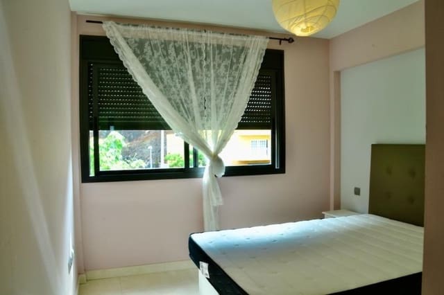 2 soverom Leilighet til leie i Maria Jimenez, Santa Cruz de Tenerife med garasje - € 900 (Ref: 9408266)