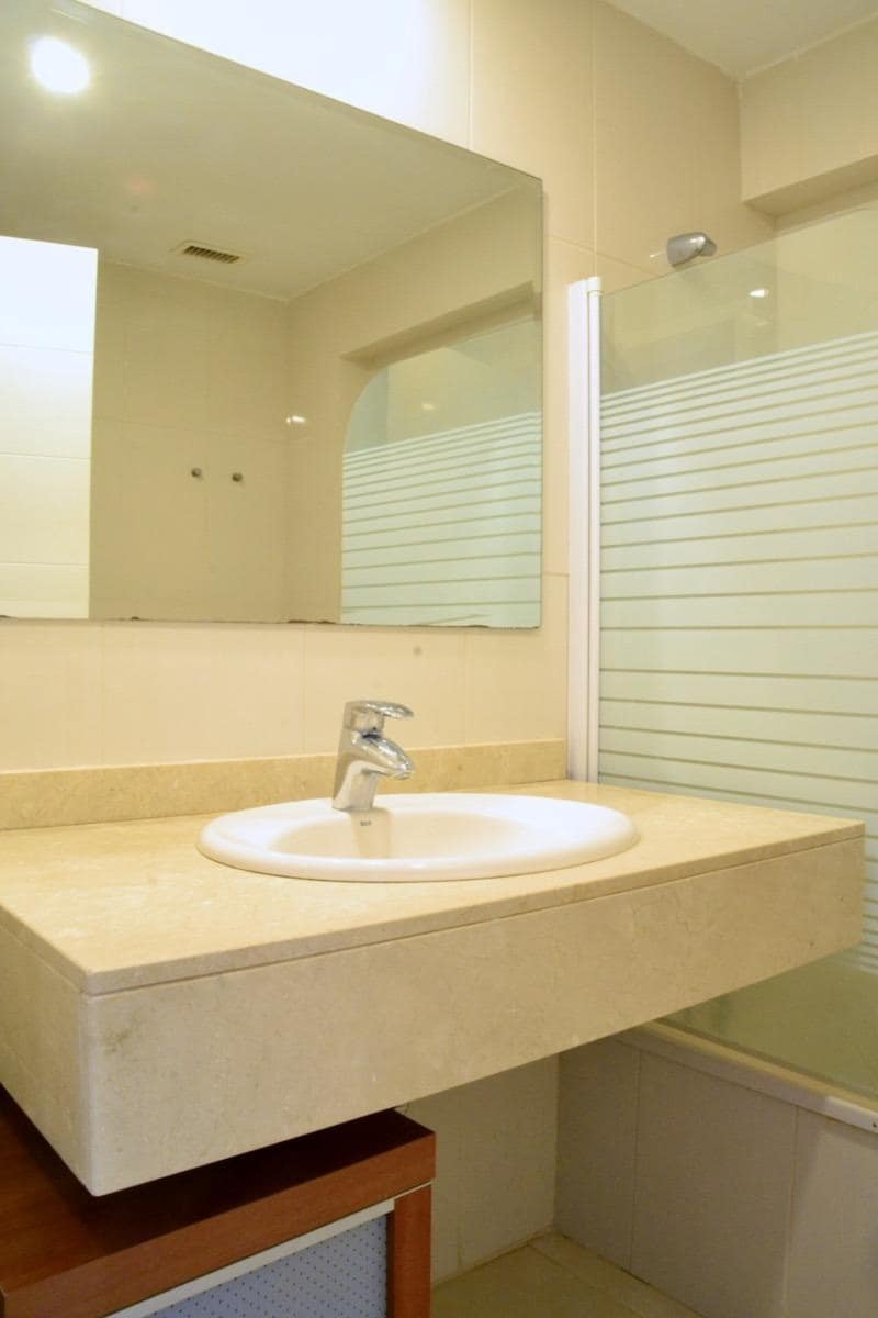 2 bedroom Flat for rent in Santa Cruz de Tenerife with garage - € 900 (Ref: 9408266)