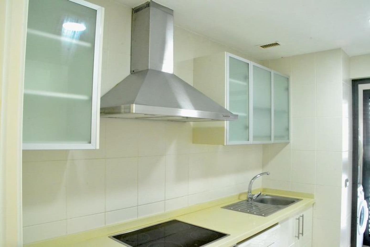 2 bedroom Flat for rent in Santa Cruz de Tenerife with garage - € 900 (Ref: 9408266)