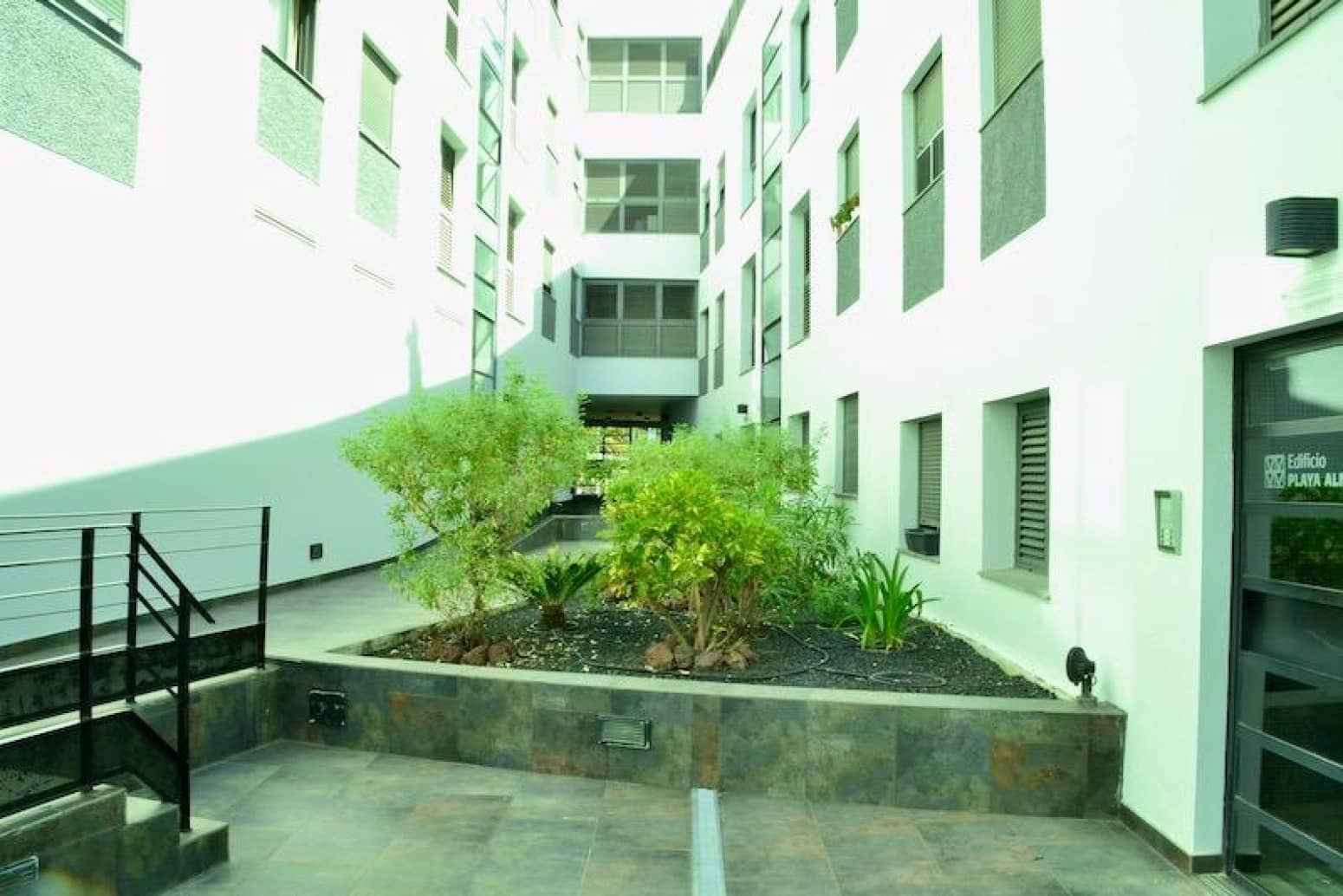 2 bedroom Flat for rent in Santa Cruz de Tenerife with garage - € 900 (Ref: 9408266)