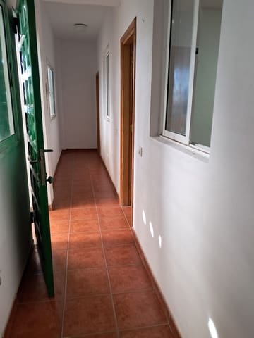 Commercial for rent in San Cristóbal de La Laguna - € 1,800 (Ref: 9525914)