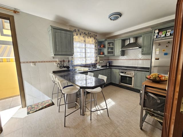 3 soveværelse Villa til salg i Las Chafiras (San Miguel), San Miguel de Abona med garage - € 395.000 (Ref: 9614586)