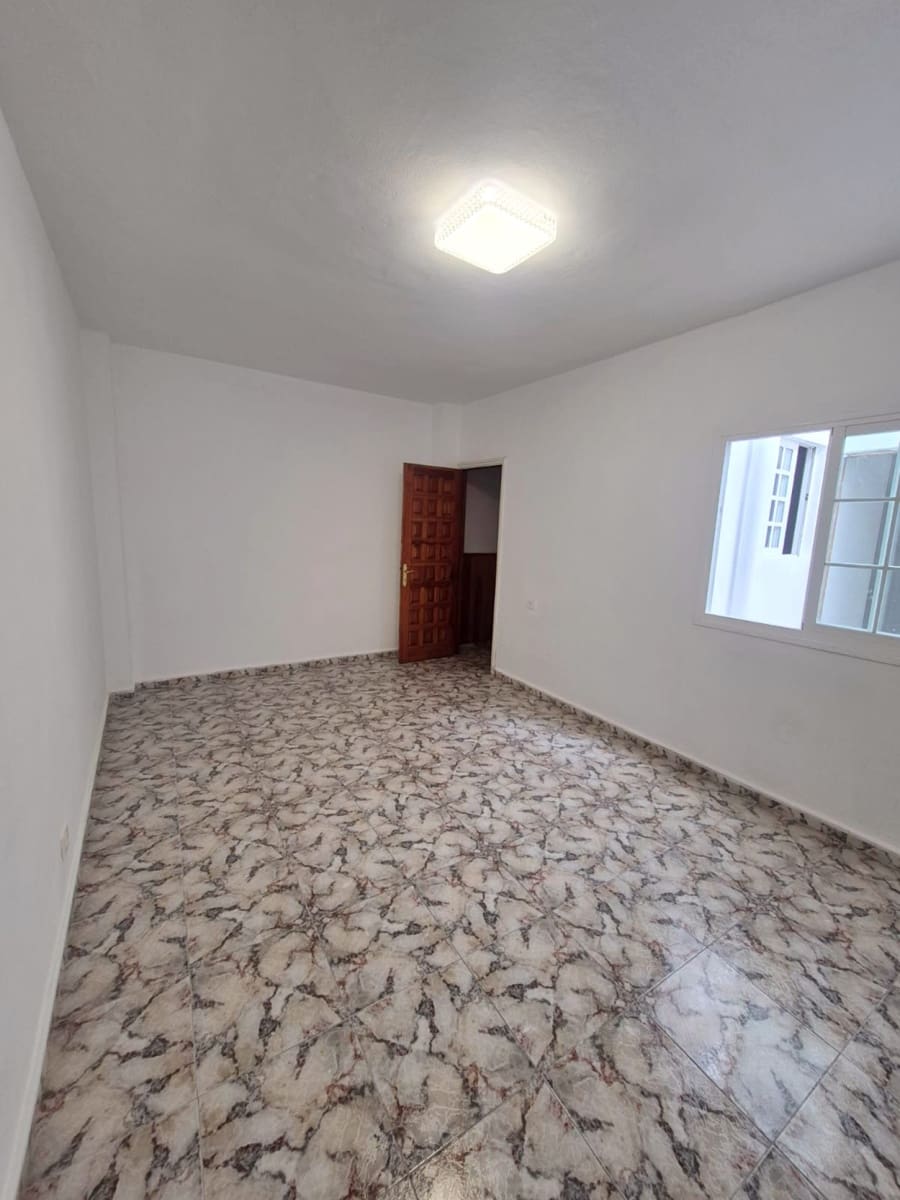 Piso de 5 habitaciones en San Cristóbal de La Laguna en venta - 425.000 € (Ref: 9729475)