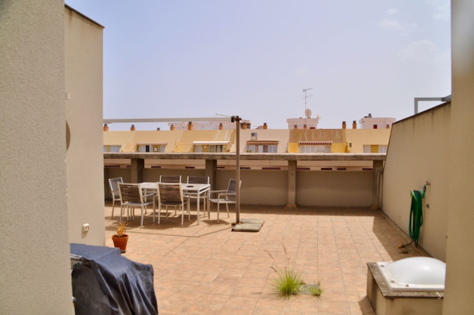 3 bedroom Flat for sale in Santa Cruz de Tenerife with garage - € 600,000 (Ref: 9840585)