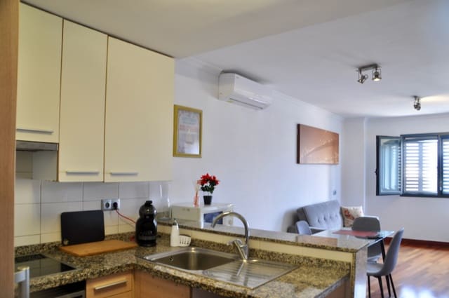 1 bedroom Flat for rent in Los Llanos, Santa Cruz de Tenerife with garage - € 1,100 (Ref: 9889369)