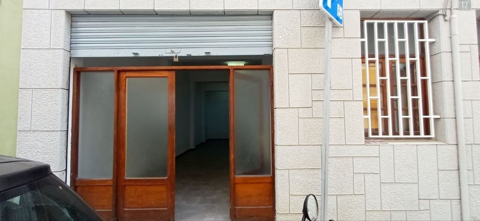 Local Commercial à louer à Santa Cruz de Tenerife - 1 100 € (Ref: 9943852)