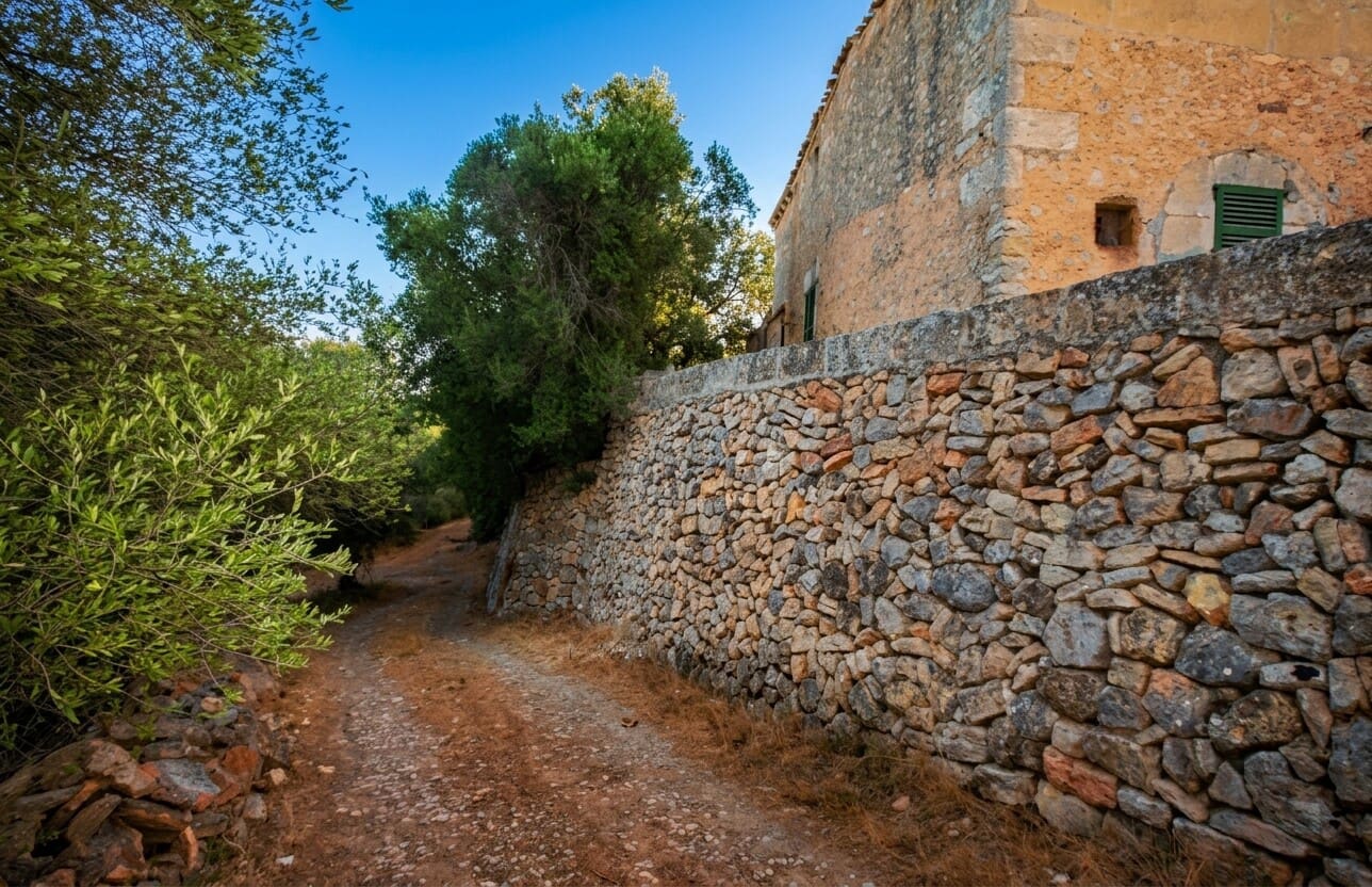 2 bedroom Finca/Country House for sale in Manacor - € 425,000 (Ref: 10048397)