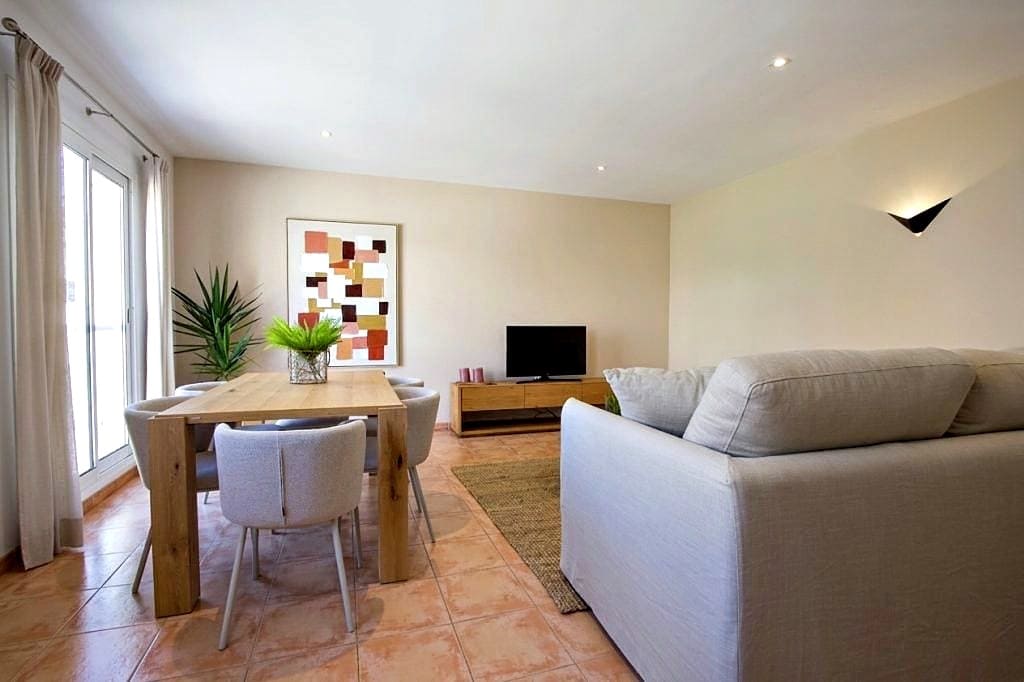 3 bedroom Townhouse for sale in Manacor with garage - € 595,000 (Ref: 10130528)