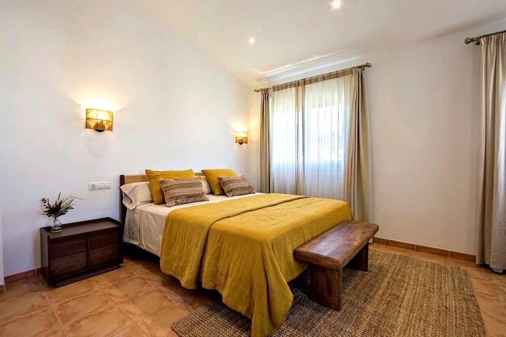 3 bedroom Townhouse for sale in Manacor with garage - € 595,000 (Ref: 10130528)