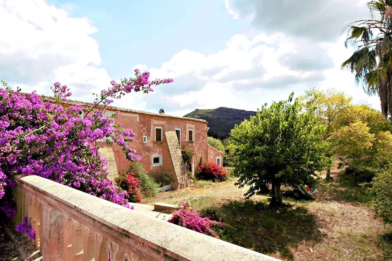 5 bedroom Finca/Country House for sale in Manacor - € 3,800,000 (Ref: 10130529)