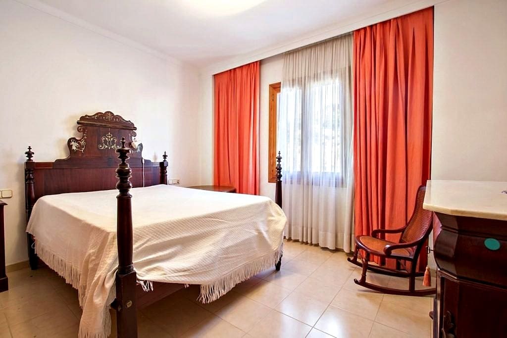 3 bedroom Townhouse for sale in Manacor with garage - € 600,000 (Ref: 10130687)