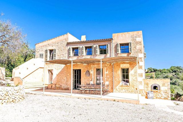 4 sovrum Finca/Hus på landet till salu i Manacor med pool - 2 250 000 € (Ref: 9431635)