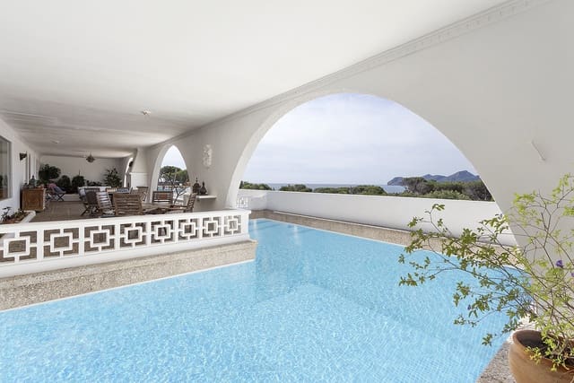 5 bedroom Villa for sale in Capdepera with pool - € 2,600,000 (Ref: 9431644)