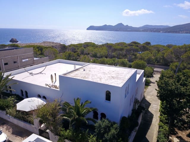 5 bedroom Villa for sale in Capdepera with pool - € 2,600,000 (Ref: 9431644)