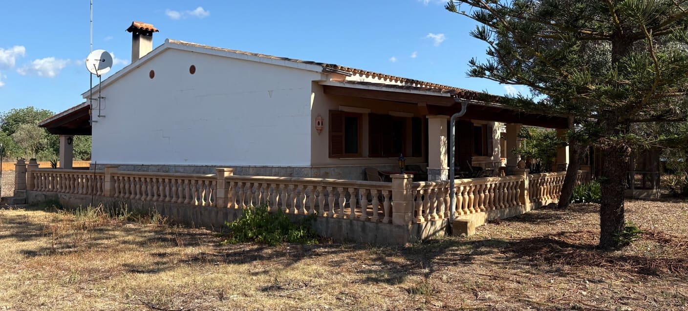 2 bedroom Finca/Country House for sale in Sant Llorenc des Cardassar with garage - € 420,000 (Ref: 9435966)
