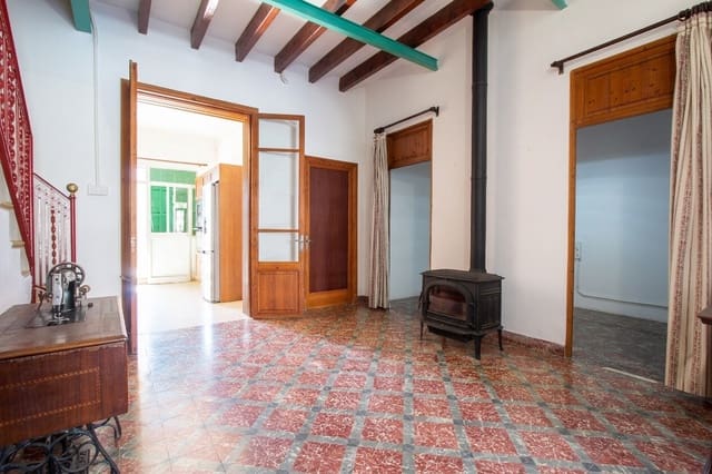 4 bedroom Townhouse for sale in Vilafranca de Bonany - € 495,000 (Ref: 9731371)