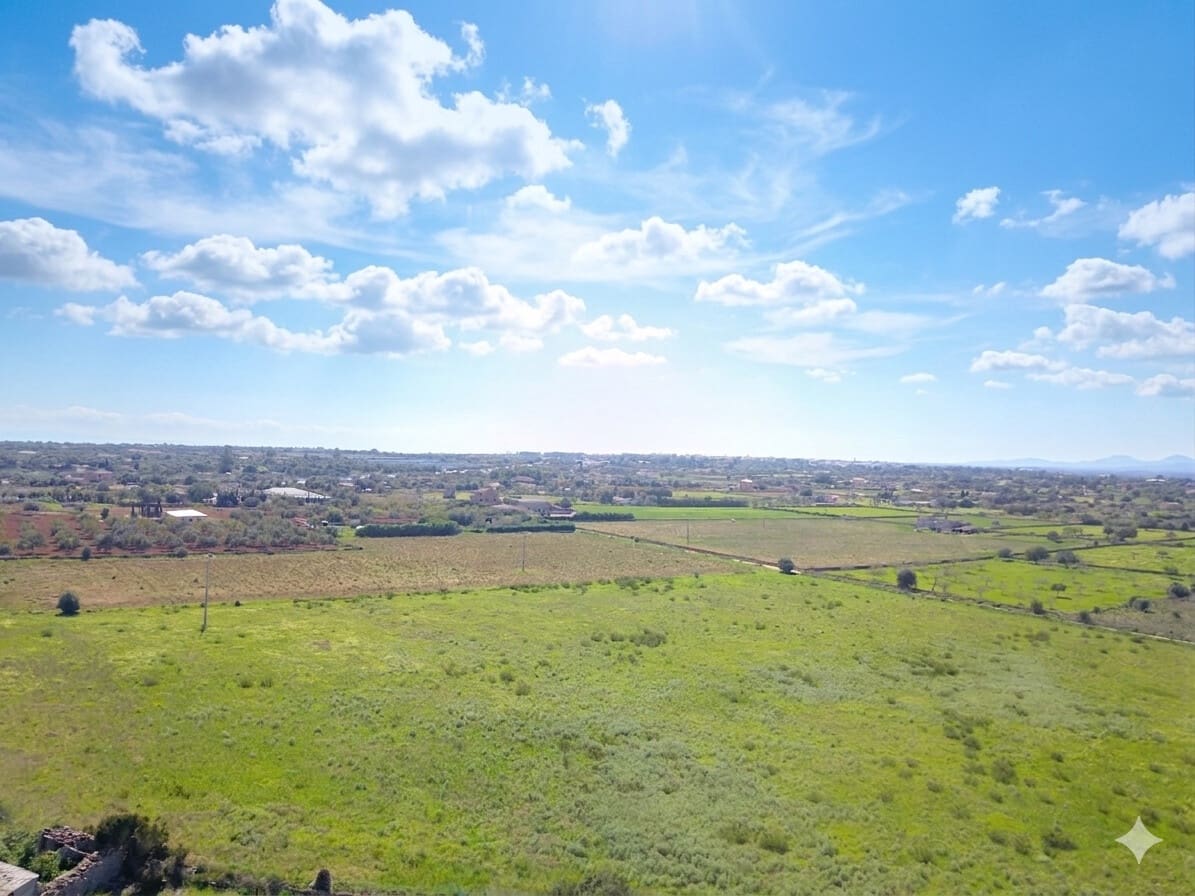 Grunde uden byggetilladelser til salg i Portocristo / Port de Manacor - € 450.000 (Ref: 9771034)