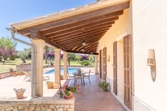 5 soveværelse Finca/Landehus til salg i Manacor - € 1.900.000 (Ref: 9950410)