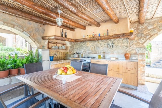 4 makuuhuone Maalaistalo myytävänä paikassa Sant Llorenç des Cardassar mukana uima-altaan - 1 800 000 € (Ref: 9964041)