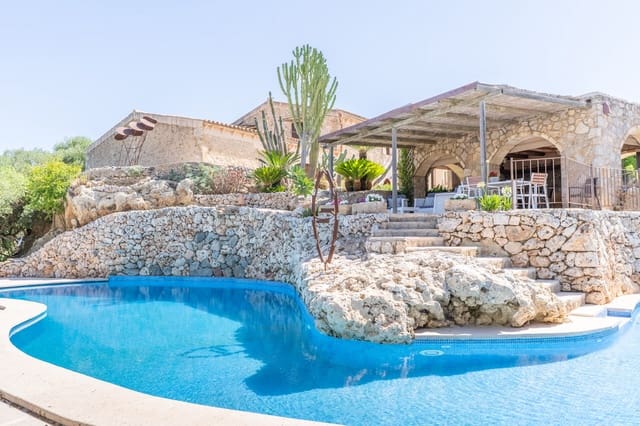 4 makuuhuone Maalaistalo myytävänä paikassa Sant Llorenç des Cardassar mukana uima-altaan - 1 800 000 € (Ref: 9964041)